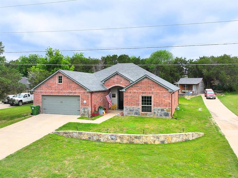 Property photo for 3904 Laramie Trail, Granbury, TX