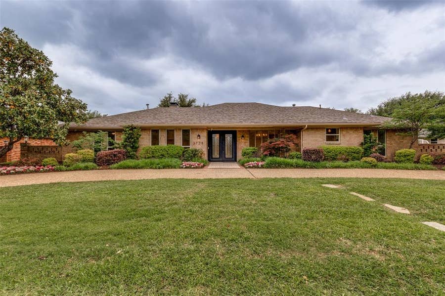 Property photo for 3728 Princess Lane, Dallas, TX