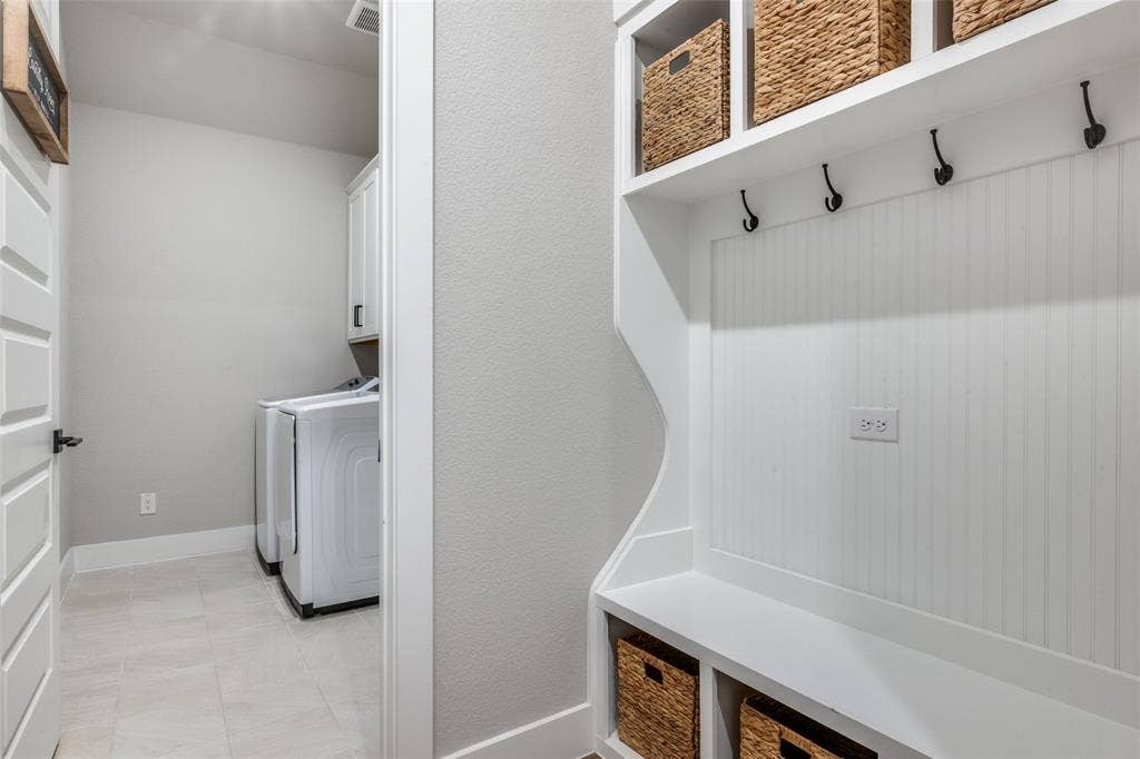 2801 Bedford Road, Northlake, TX 76226 The mud room is just off the garage and conveniently located next to the laundry room. No muddy shoes in the house!