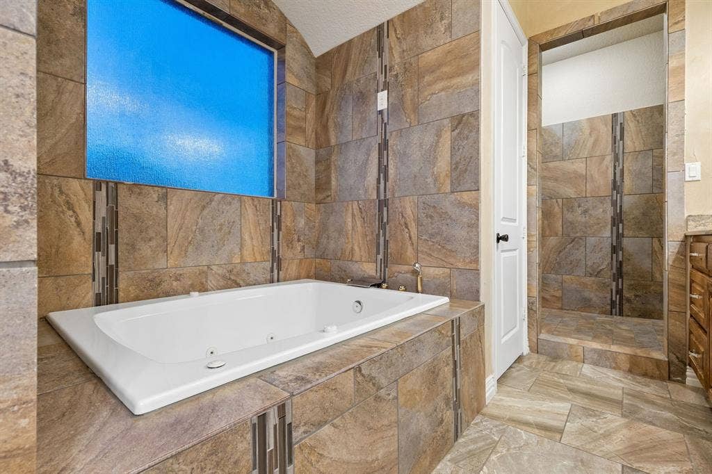 2112 Becky Lane, Cedar Hill, TX 75104