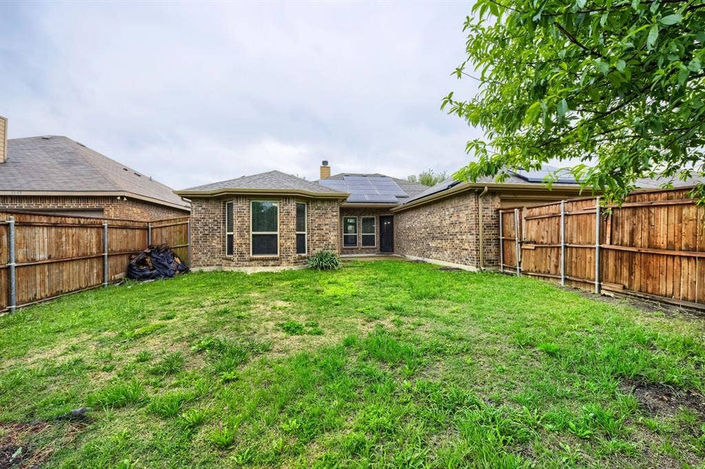1513 Vermont Avenue, Lancaster, TX 75134 Backyard