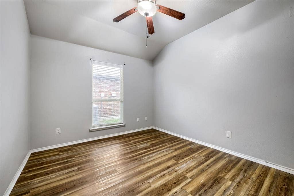 1513 Vermont Avenue, Lancaster, TX 75134 Bedroom