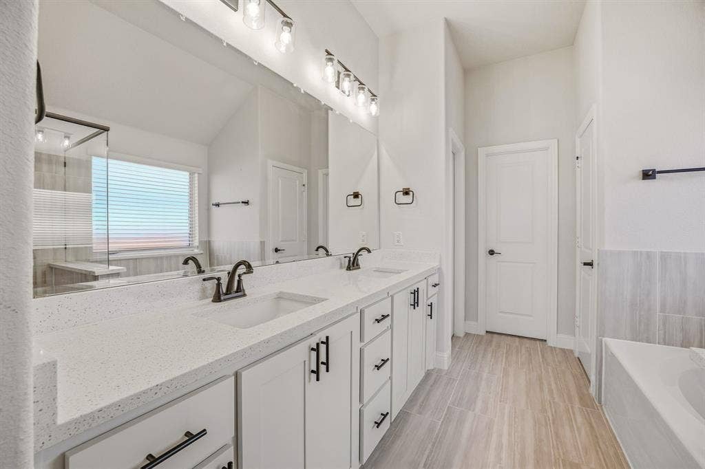 800 Jaguar Ridge, Godley, TX 76044 800 Jaguar Ridge, Godley, TX 76044