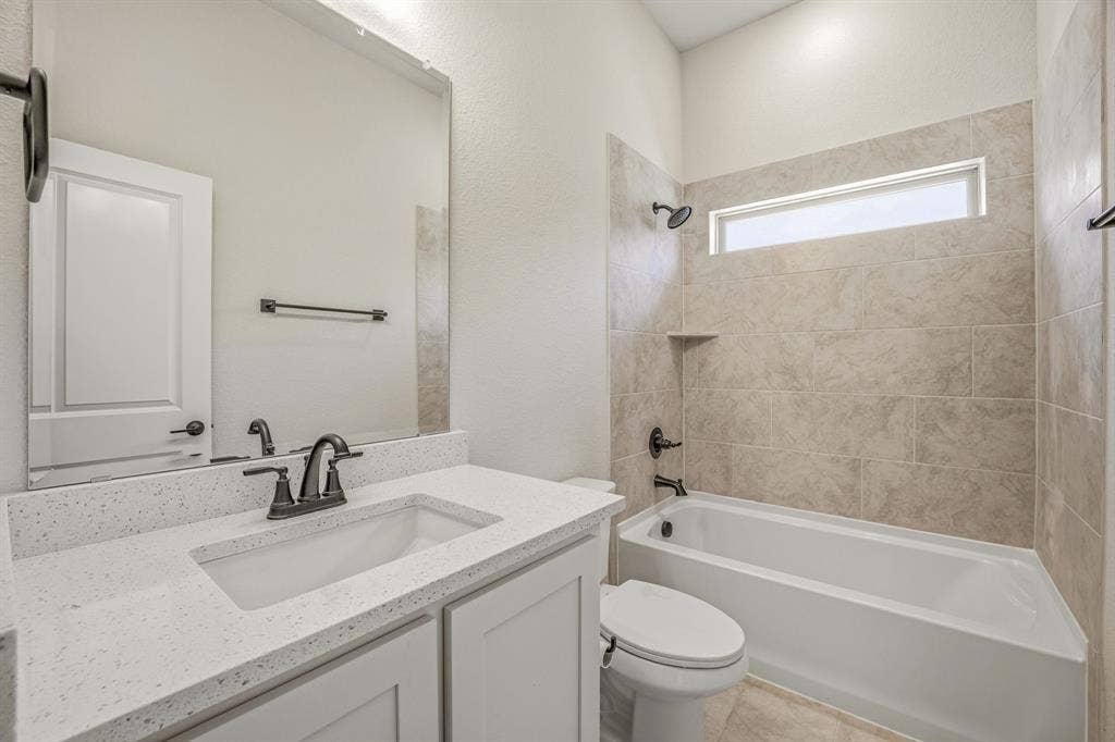 800 Jaguar Ridge, Godley, TX 76044 800 Jaguar Ridge, Godley, TX 76044