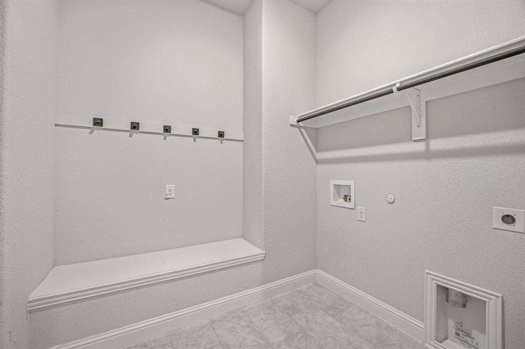 800 Jaguar Ridge, Godley, TX 76044 800 Jaguar Ridge, Godley, TX 76044
