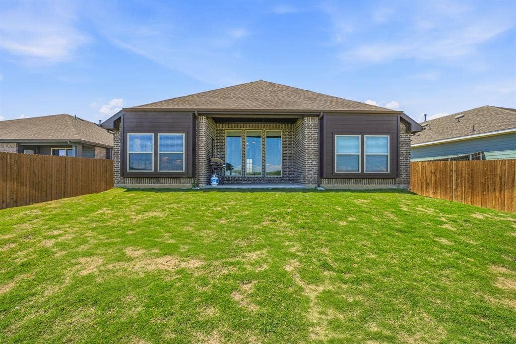 800 Jaguar Ridge, Godley, TX 76044 800 Jaguar Ridge, Godley, TX 76044