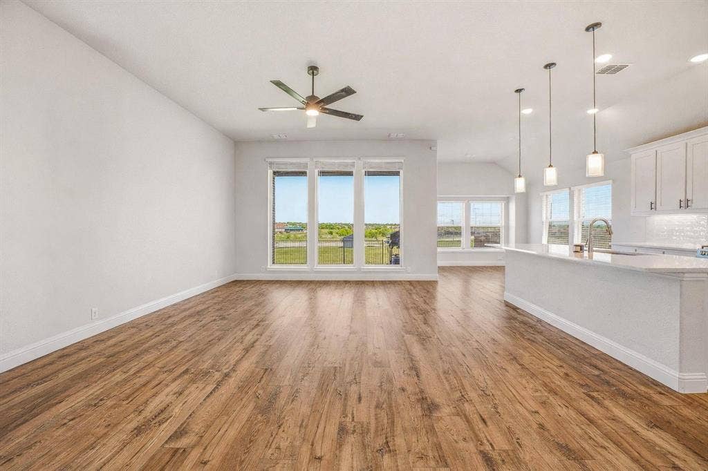 800 Jaguar Ridge, Godley, TX 76044 800 Jaguar Ridge, Godley, TX 76044
