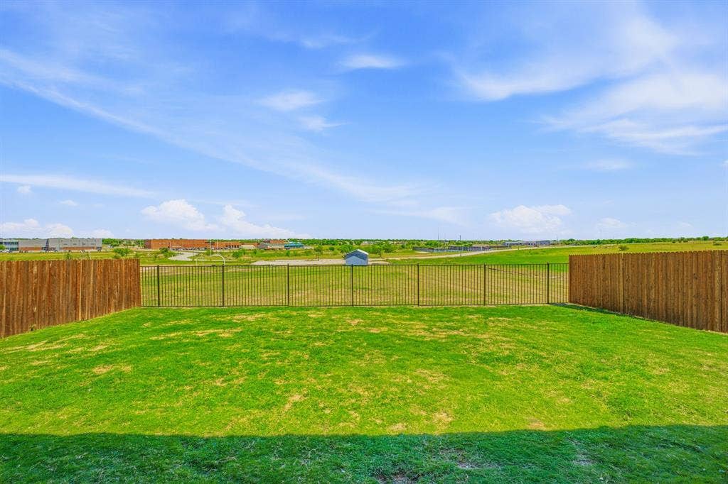 800 Jaguar Ridge, Godley, TX 76044 800 Jaguar Ridge, Godley, TX 76044