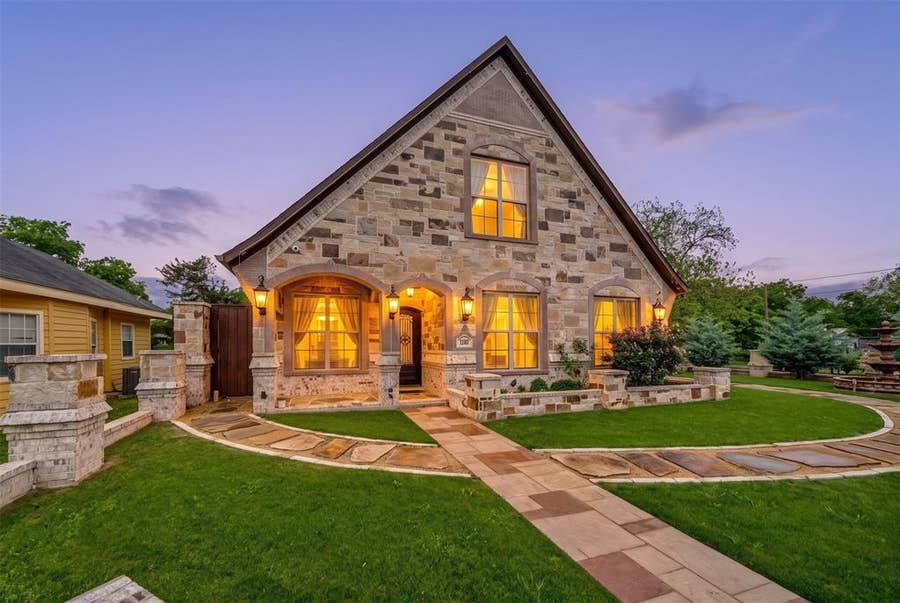 Property photo for 2104 Wellington Street, Greenville, TX