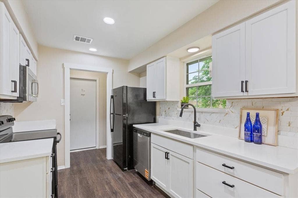329 Applewood Lane, Hewitt, TX 76643 329 Applewood Lane, Hewitt, TX 76643