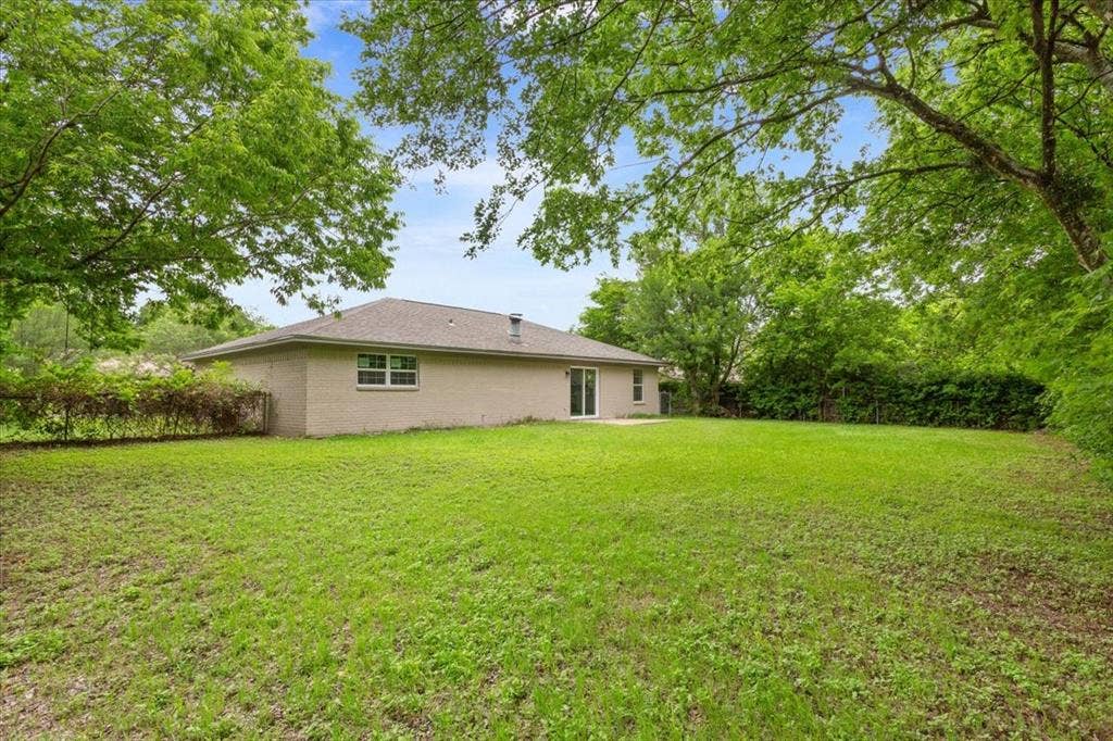 329 Applewood Lane, Hewitt, TX 76643 329 Applewood Lane, Hewitt, TX 76643