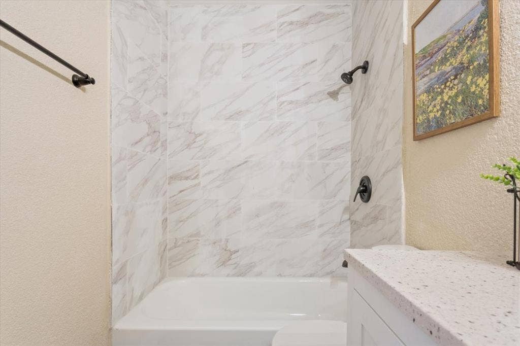 329 Applewood Lane, Hewitt, TX 76643 329 Applewood Lane, Hewitt, TX 76643