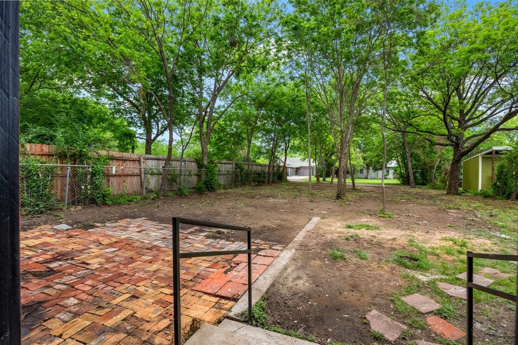 1014 Bolivar Street, Denton, TX 76201 1014 Bolivar Street, Denton, TX 76201
