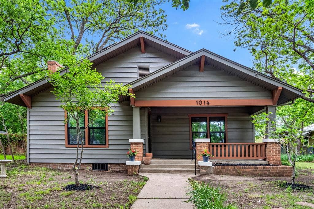 1014 Bolivar Street, Denton, TX 76201 1014 Bolivar Street, Denton, TX 76201
