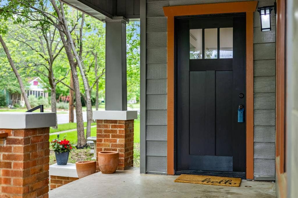 1014 Bolivar Street, Denton, TX 76201 1014 Bolivar Street, Denton, TX 76201