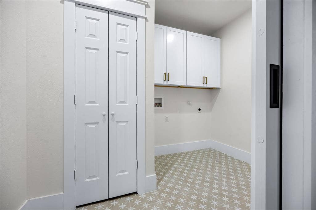 1014 Bolivar Street, Denton, TX 76201 1014 Bolivar Street, Denton, TX 76201