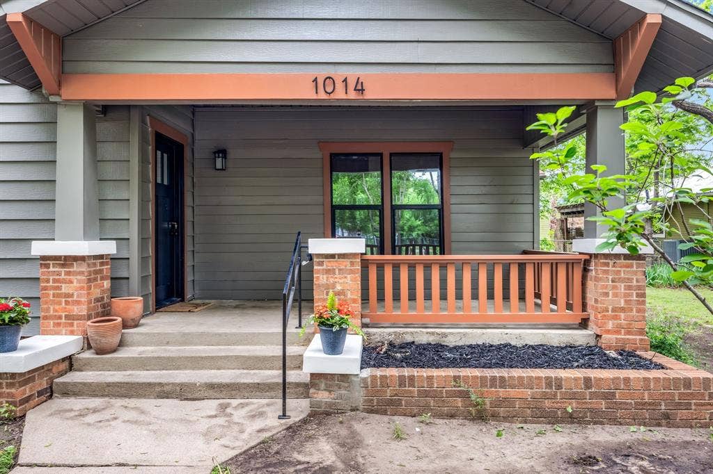 1014 Bolivar Street, Denton, TX 76201 1014 Bolivar Street, Denton, TX 76201
