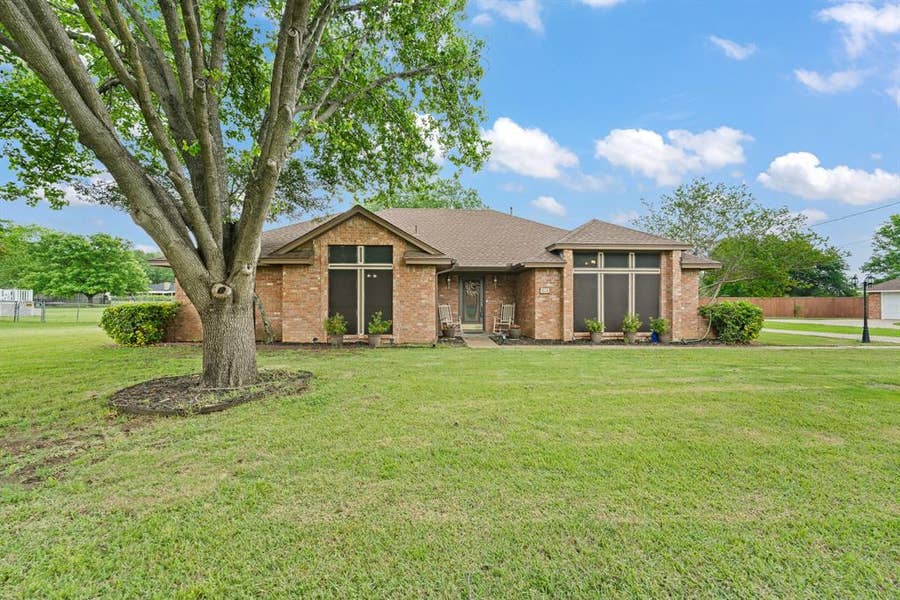 Property photo for 314 Clay Lane, Red Oak, TX