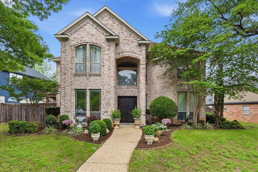 Property photo for 4717 Morris Heights Drive, Arlington, TX