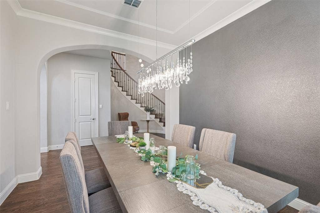 2731 Dames Lane, Irving, TX 75063 Dining room