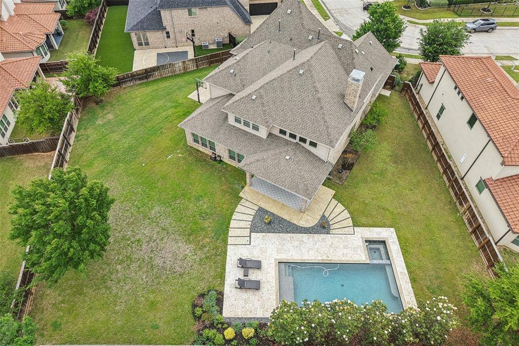 2731 Dames Lane, Irving, TX 75063 Amazing backyard - one of the largest in the neighborhood