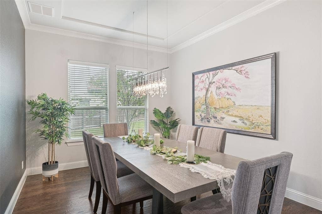 2731 Dames Lane, Irving, TX 75063 Dining room