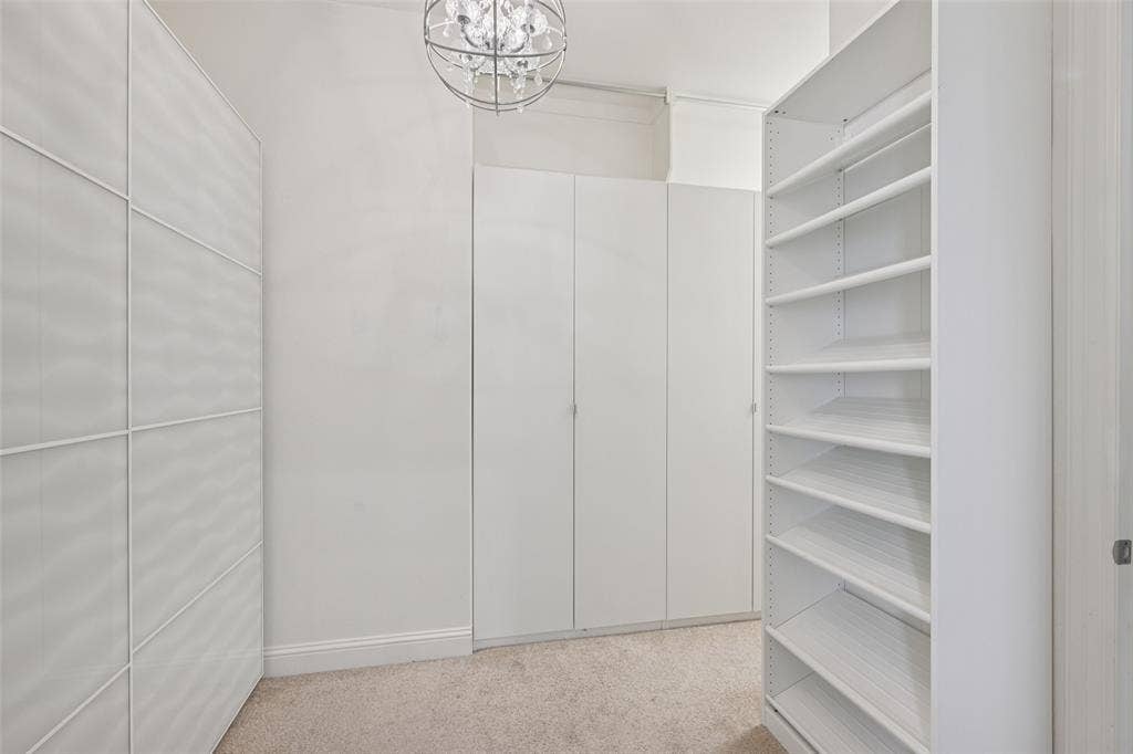 2731 Dames Lane, Irving, TX 75063 Primary suite closet
