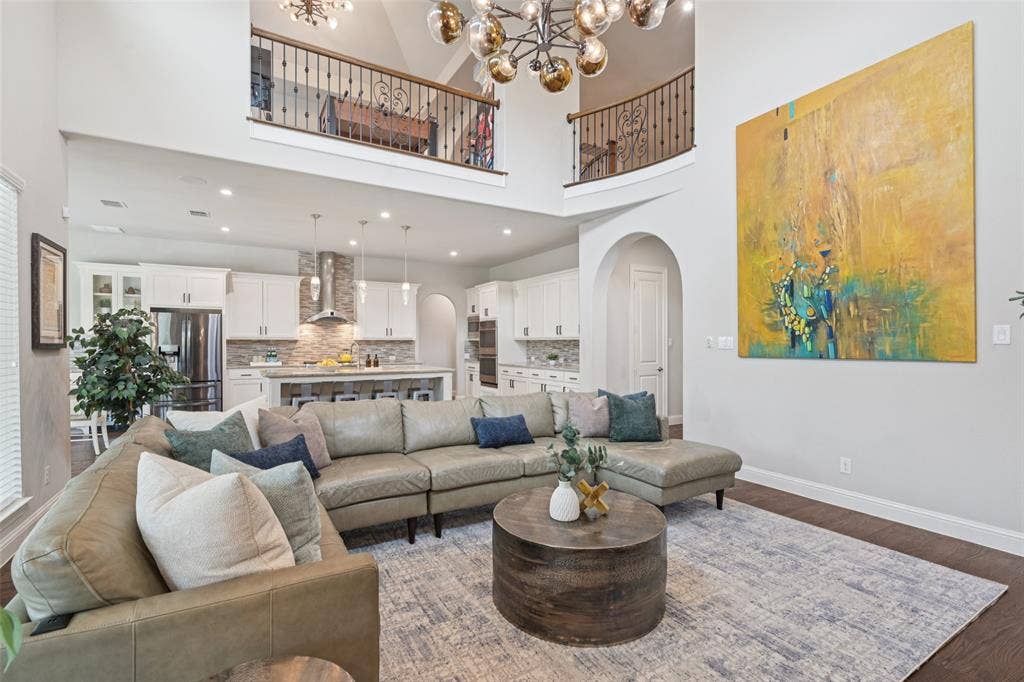 2731 Dames Lane, Irving, TX 75063 Open concept living room