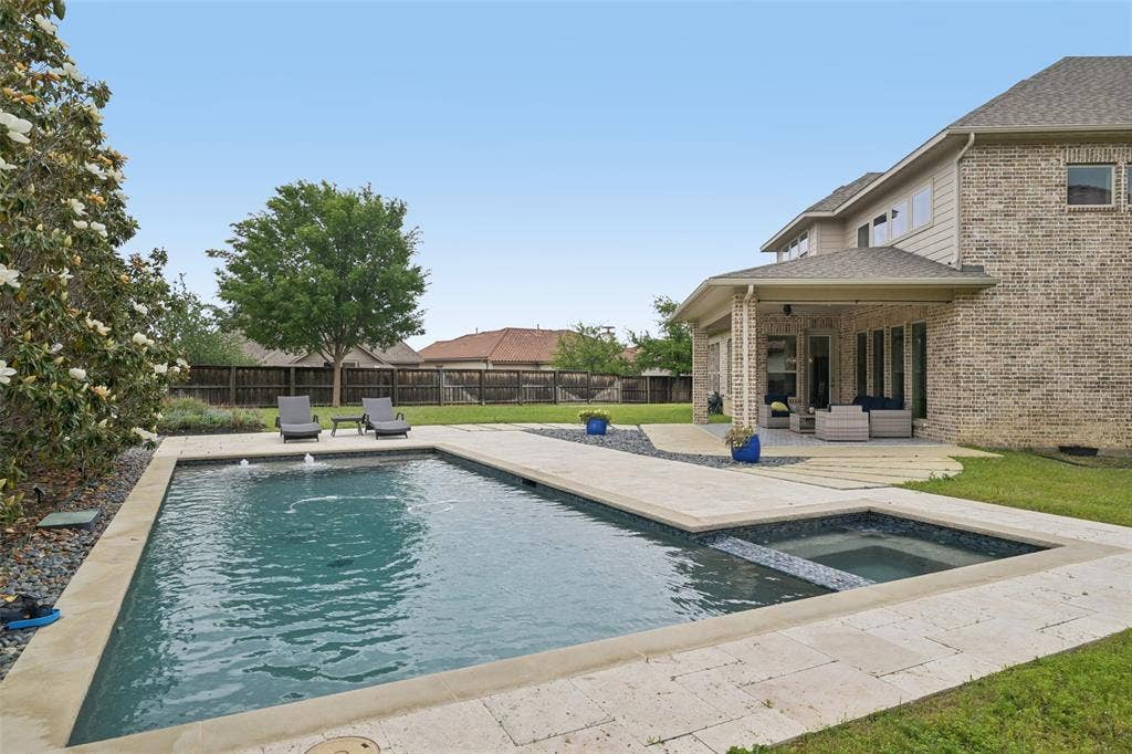 2731 Dames Lane, Irving, TX 75063 Amazing backyard