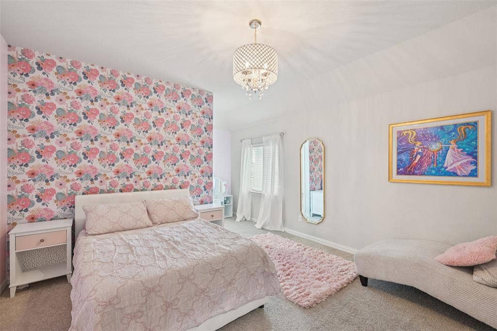 2731 Dames Lane, Irving, TX 75063 Bedroom w ensuite bathroom - 2nd floor