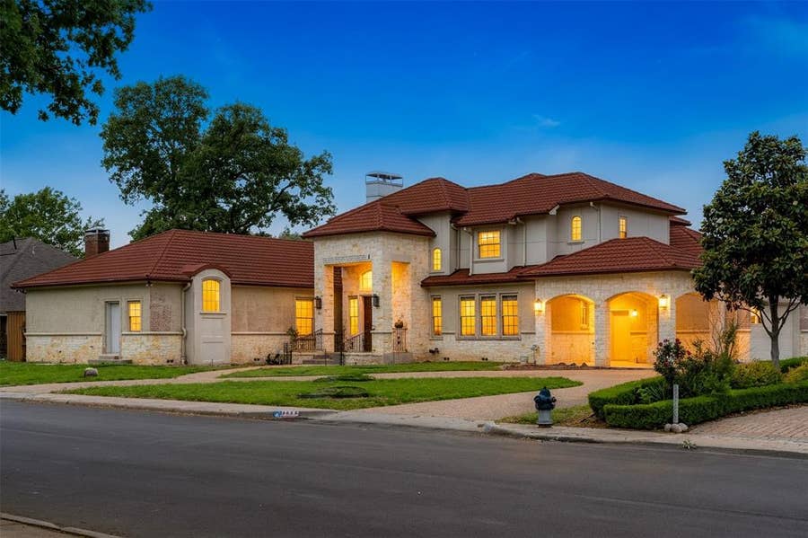 Property photo for 1513 Canyon Oaks Drive, Irving, TX
