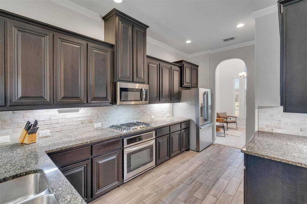 3233 Burgundy Lane, Midlothian, TX 76065 3233 Burgundy Lane, Midlothian, TX 76065