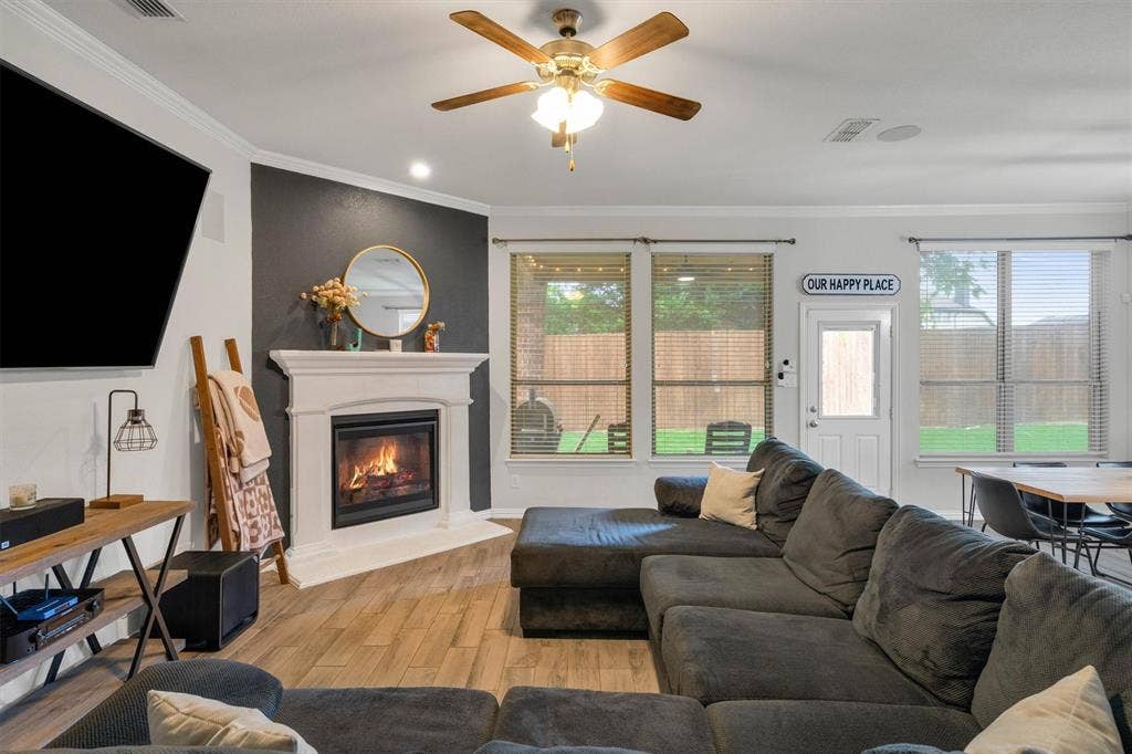 3233 Burgundy Lane, Midlothian, TX 76065 3233 Burgundy Lane, Midlothian, TX 76065