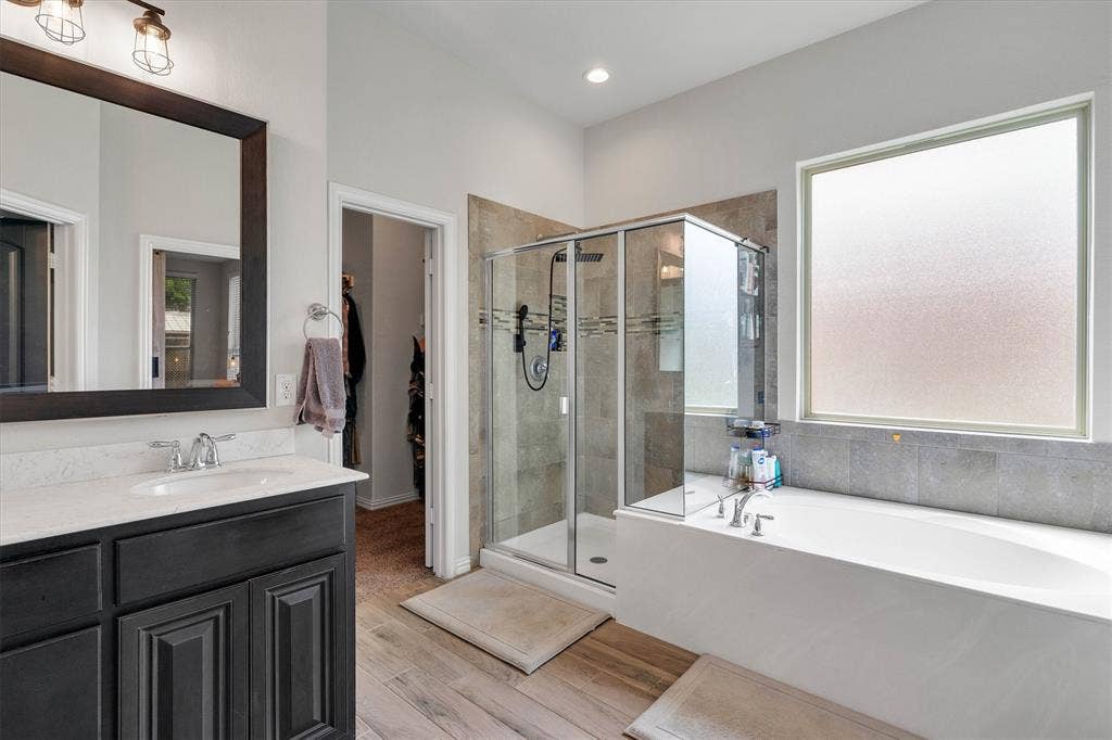 3233 Burgundy Lane, Midlothian, TX 76065 3233 Burgundy Lane, Midlothian, TX 76065