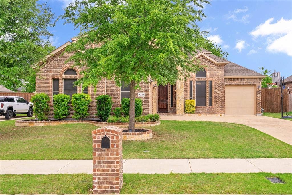 3233 Burgundy Lane, Midlothian, TX 76065 3233 Burgundy Lane, Midlothian, TX 76065