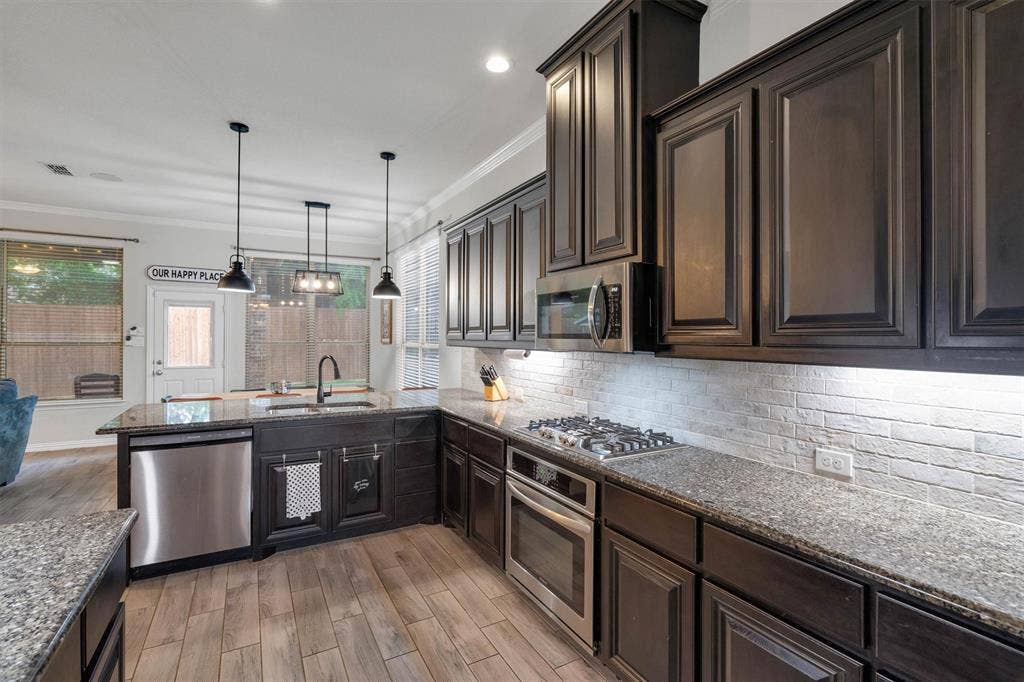 3233 Burgundy Lane, Midlothian, TX 76065 3233 Burgundy Lane, Midlothian, TX 76065