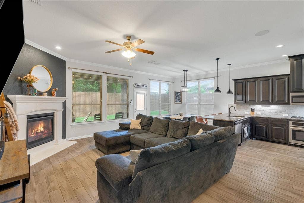3233 Burgundy Lane, Midlothian, TX 76065 3233 Burgundy Lane, Midlothian, TX 76065