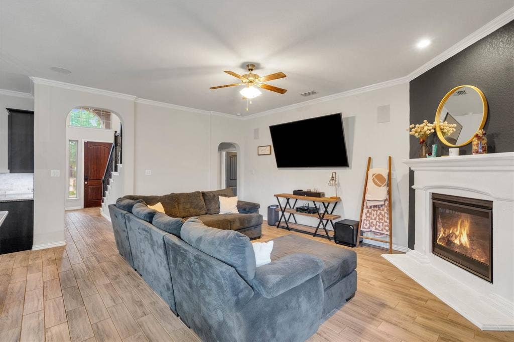 3233 Burgundy Lane, Midlothian, TX 76065 3233 Burgundy Lane, Midlothian, TX 76065