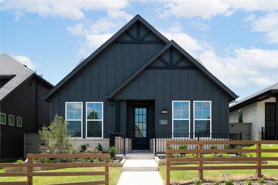 Property photo for 8744 Treeline Parkway, Justin, TX