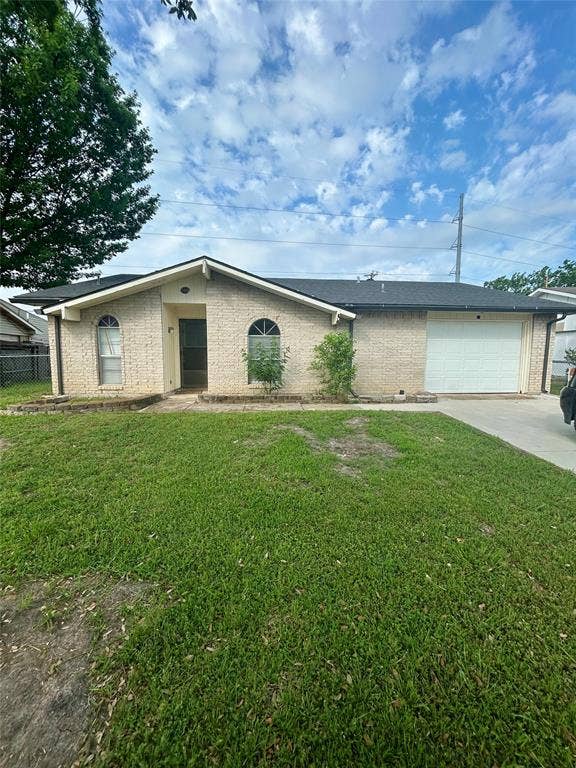 Property photo for 409 S Holiday Drive, Grand Prairie, TX