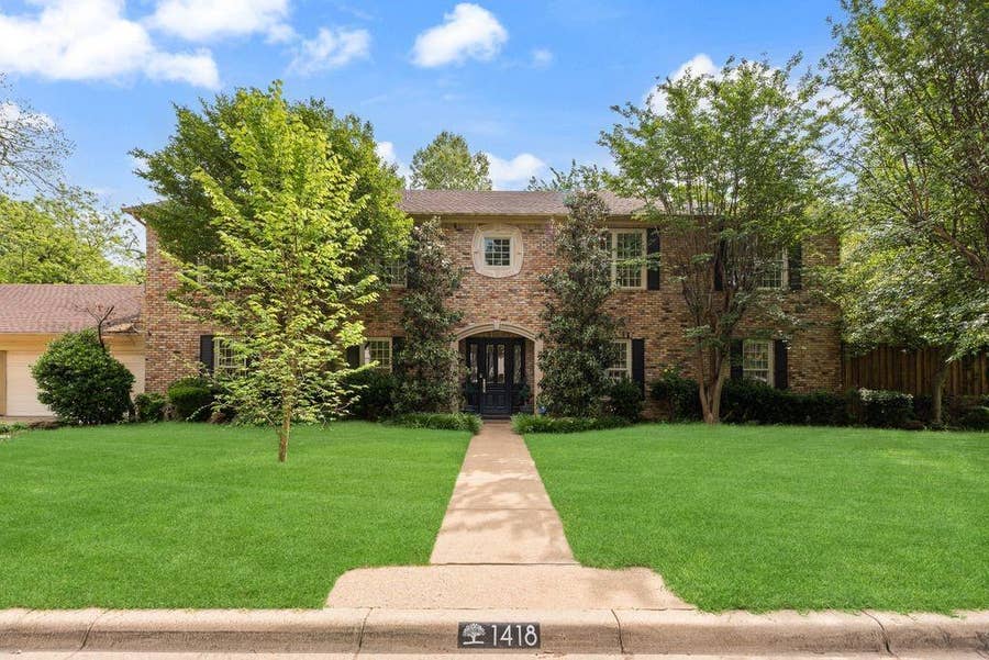 Property photo for 1418 Yakimo Drive, Dallas, TX