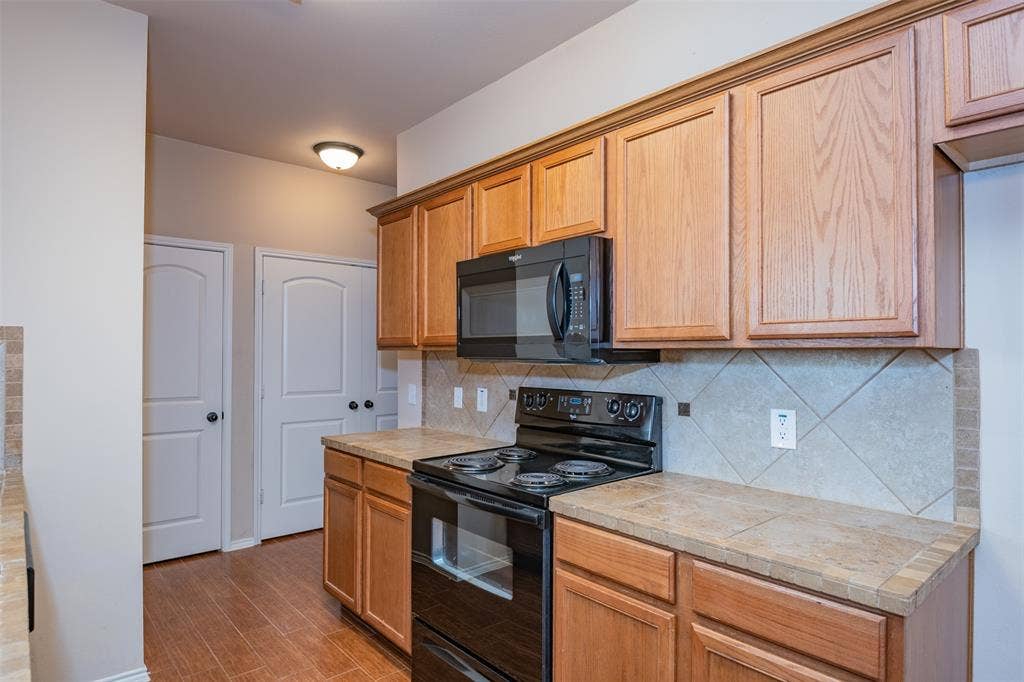 1426 Piedmont Drive, Mansfield, TX 76063 1426 Piedmont Drive, Mansfield, TX 76063