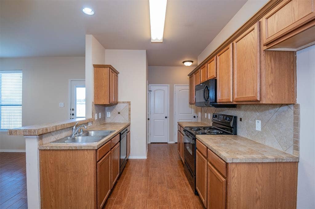 1426 Piedmont Drive, Mansfield, TX 76063 1426 Piedmont Drive, Mansfield, TX 76063