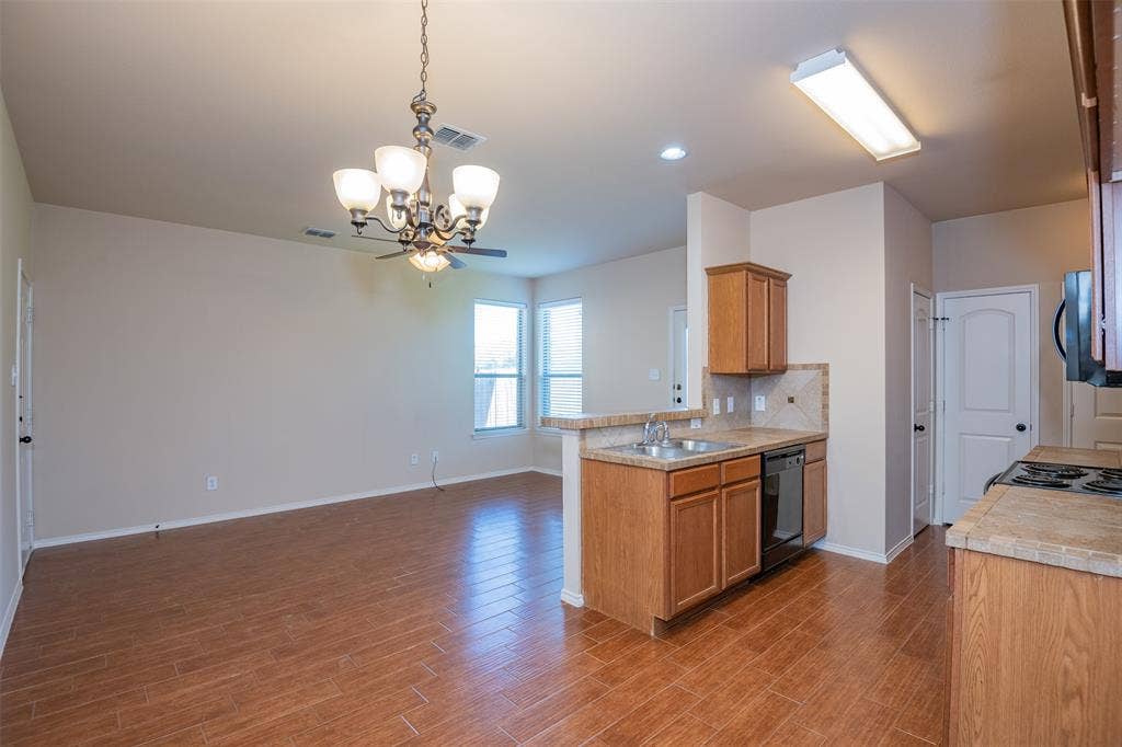 1426 Piedmont Drive, Mansfield, TX 76063 1426 Piedmont Drive, Mansfield, TX 76063