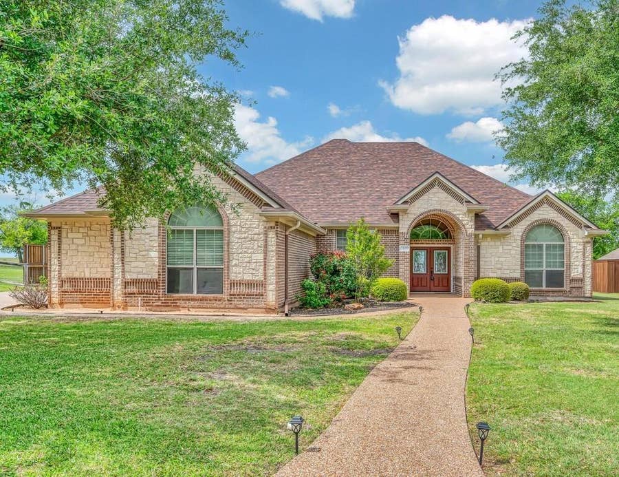 Property photo for 1405 Val Halla Park, Robinson, TX