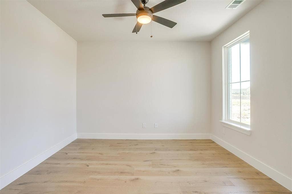 806 Feathergrass Court E, Haslet, TX 76052