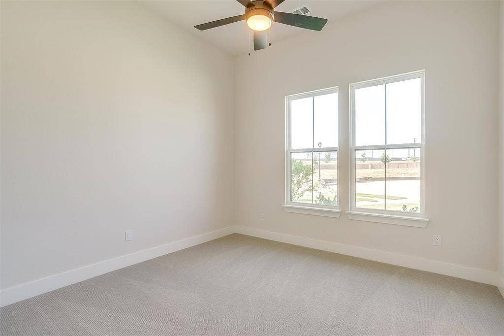 806 Feathergrass Court E, Haslet, TX 76052