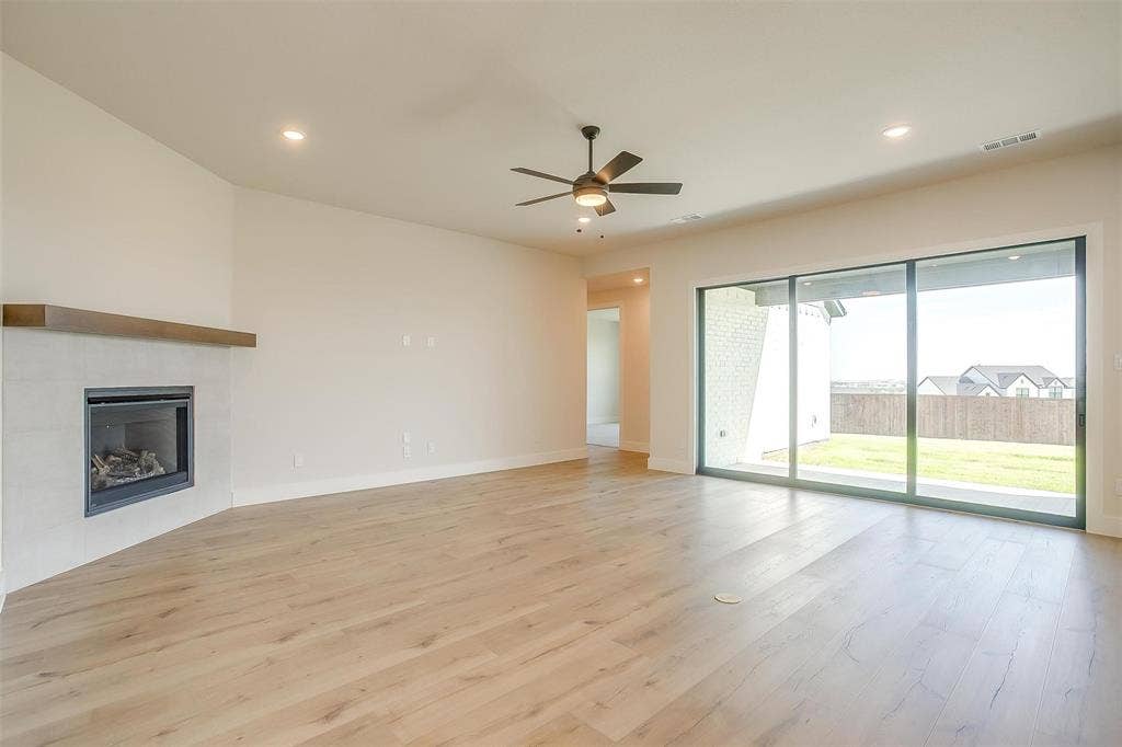 806 Feathergrass Court E, Haslet, TX 76052