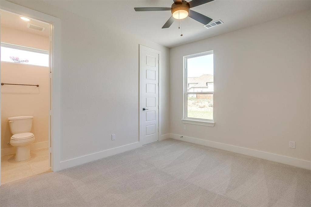806 Feathergrass Court E, Haslet, TX 76052