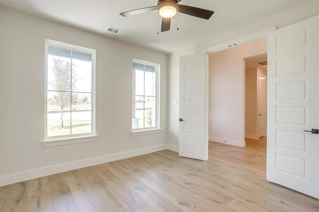 806 Feathergrass Court E, Haslet, TX 76052